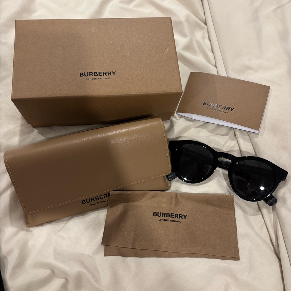 Like New Burberry Black Checkered Sunglasses - Full Set!